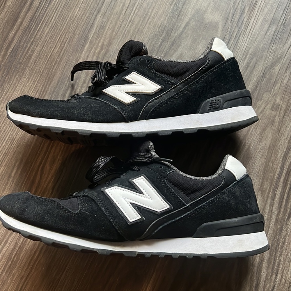 Womens New Balance 696 size 8